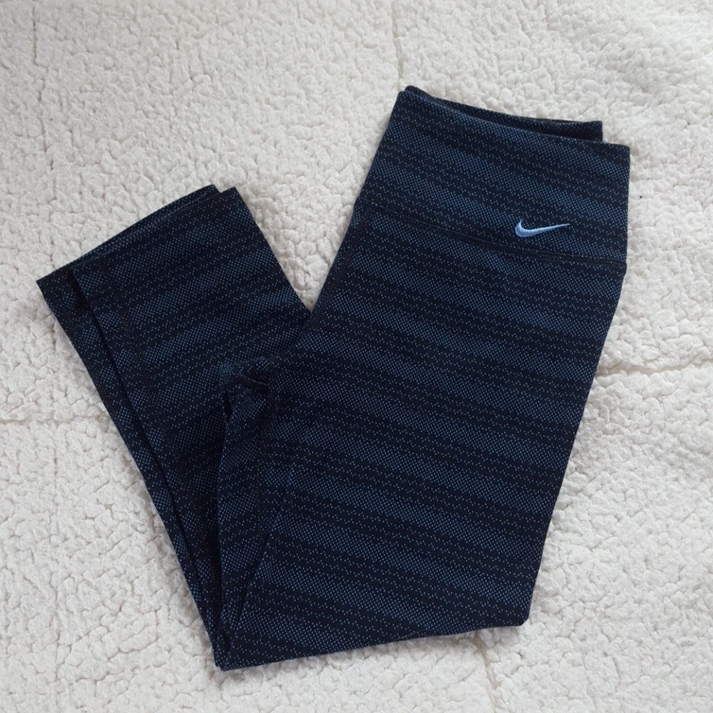 Nike▪Cropped Leggings.